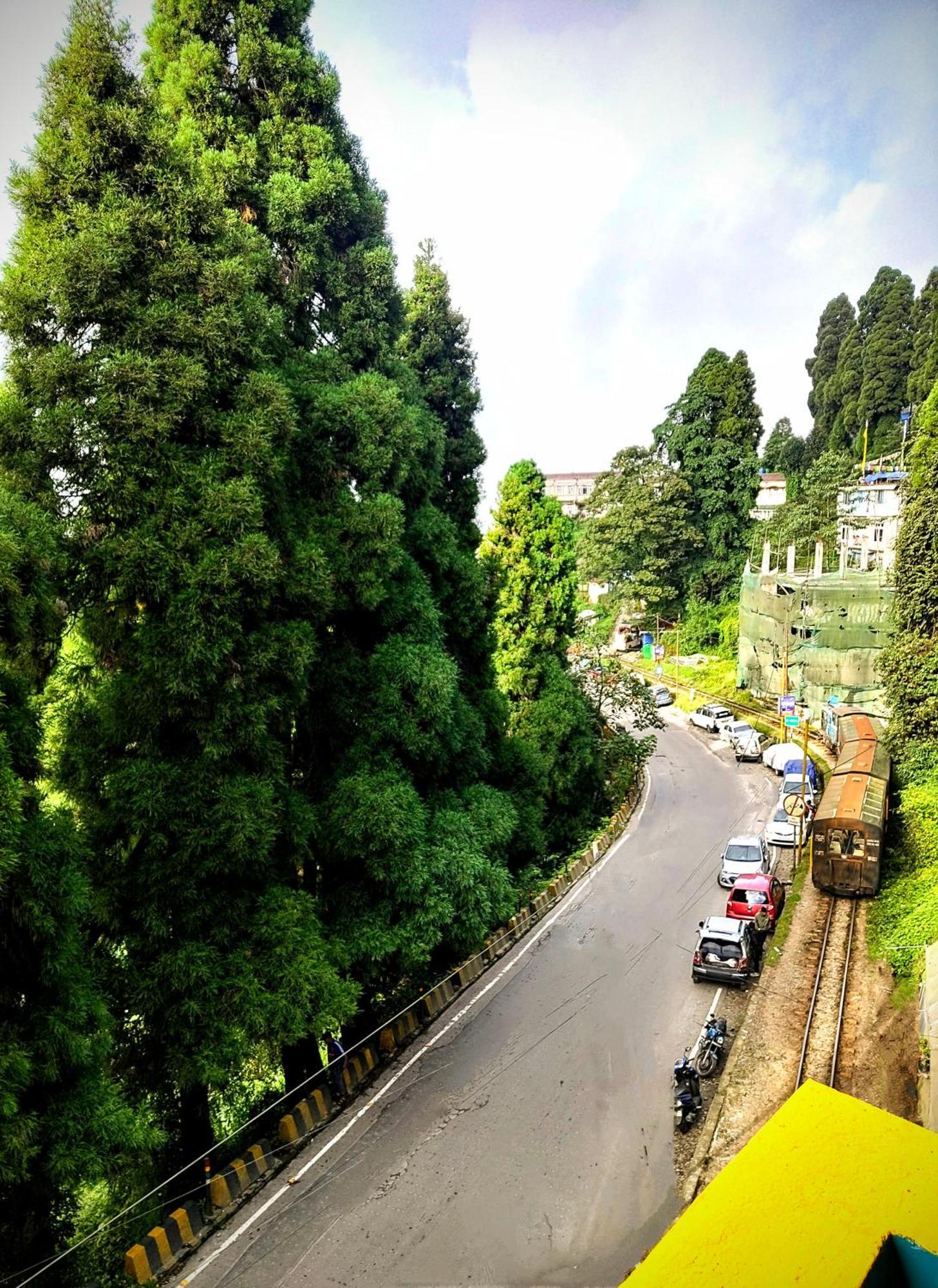Hidden Monkey Backpackers Darjeeling, Batasia دارجيلنغ المظهر الخارجي الصورة