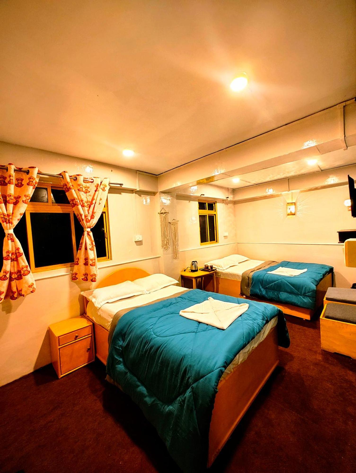 Hidden Monkey Backpackers Darjeeling, Batasia دارجيلنغ المظهر الخارجي الصورة