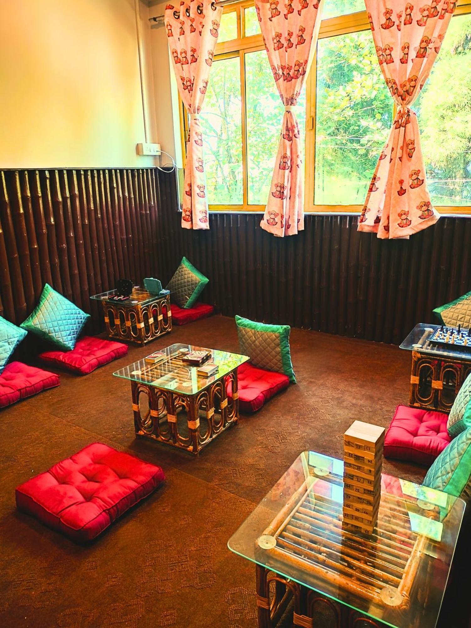 Hidden Monkey Backpackers Darjeeling, Batasia دارجيلنغ المظهر الخارجي الصورة